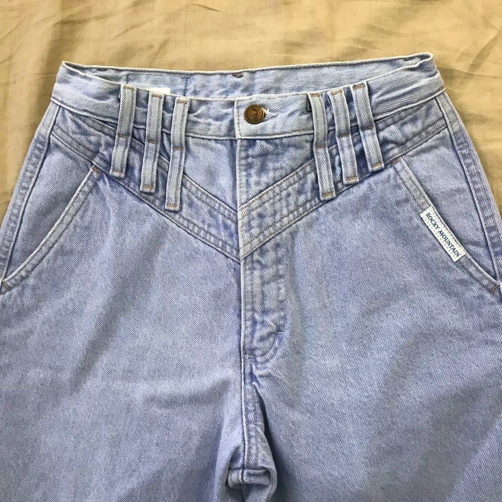 Vintage high waisted jeans
